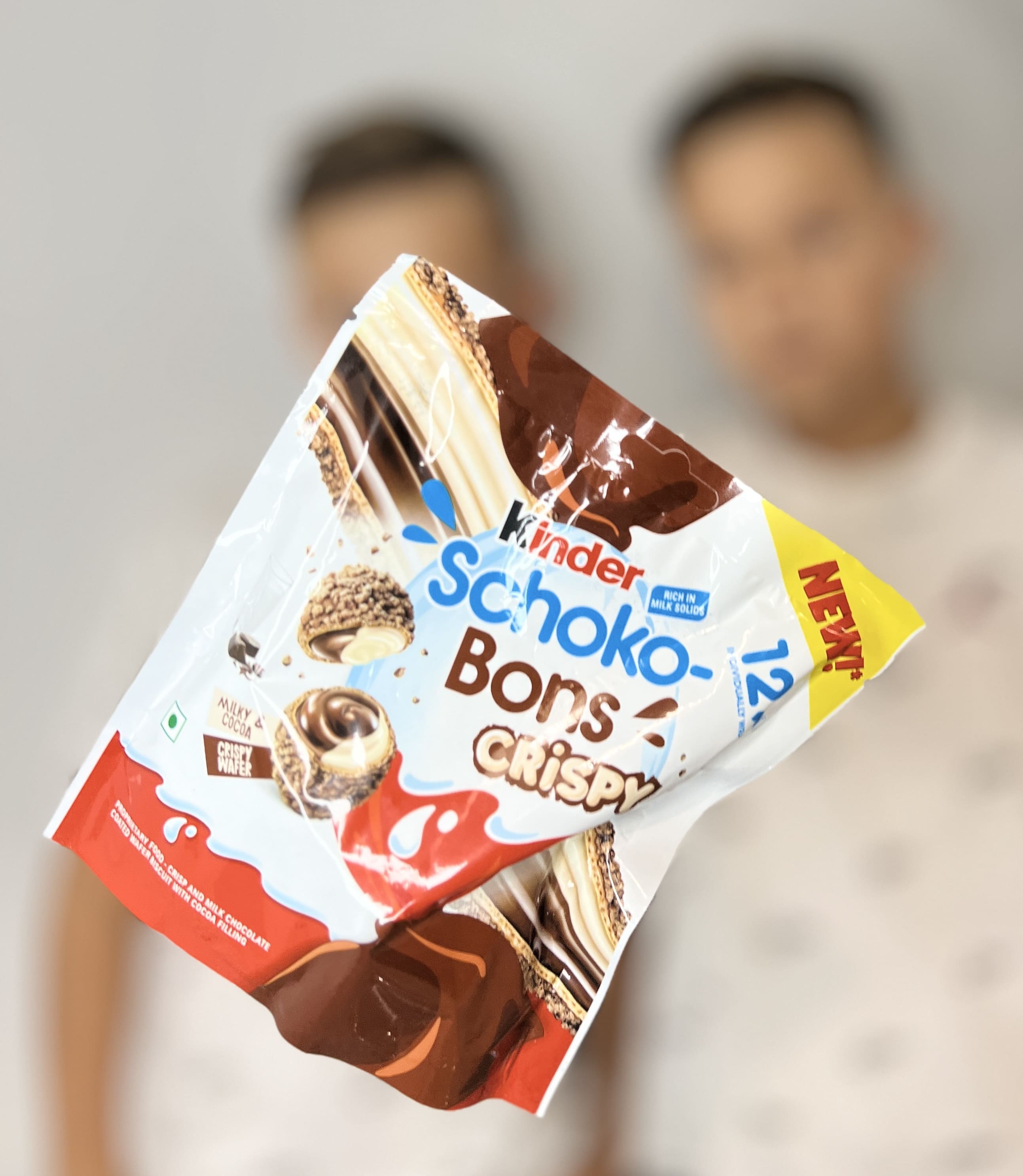 Köstliche Knusperperlen: Kinder Schoko Bons Crispy 67,2g aus Dubai